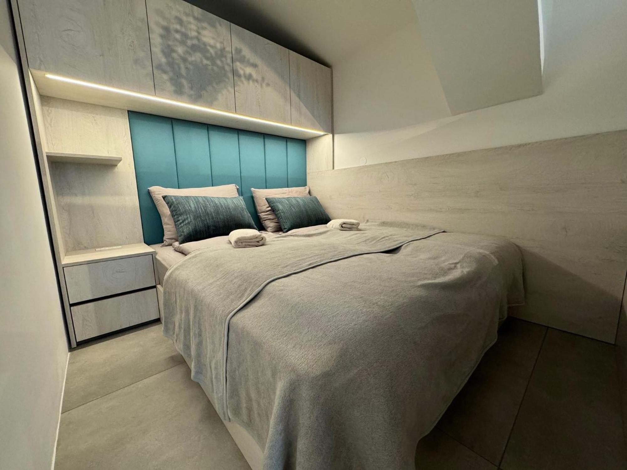 Apartament Gloria - *
