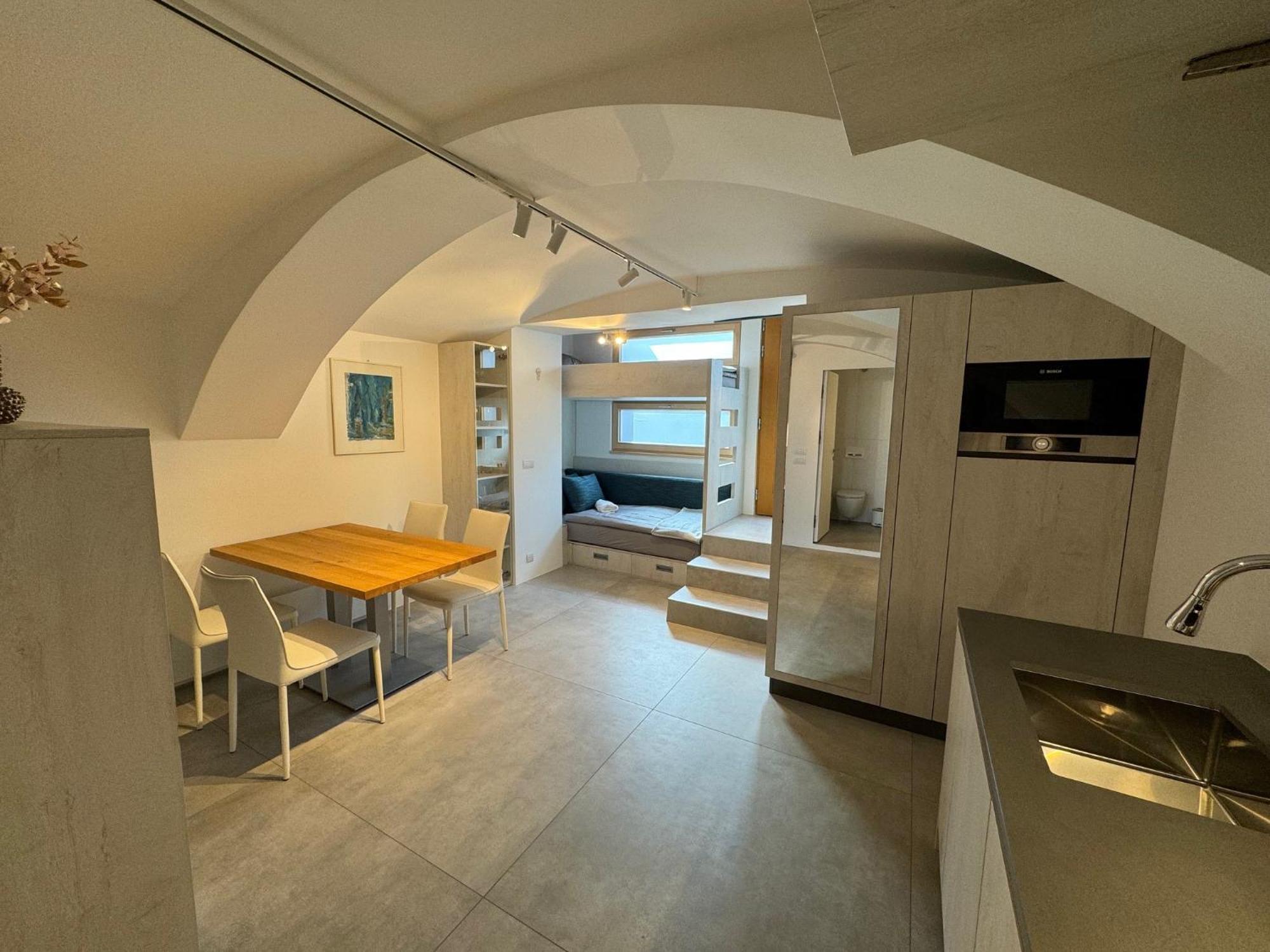 Apartament Gloria - *